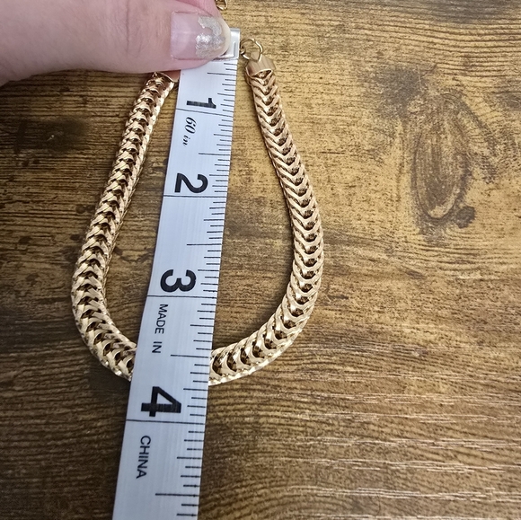 thick goldtone adjustable bracelet - Picture 3 of 4